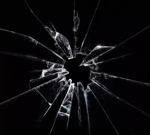 kinh ban cuong luc 1 Cách tạo kính vỡ trên Vray